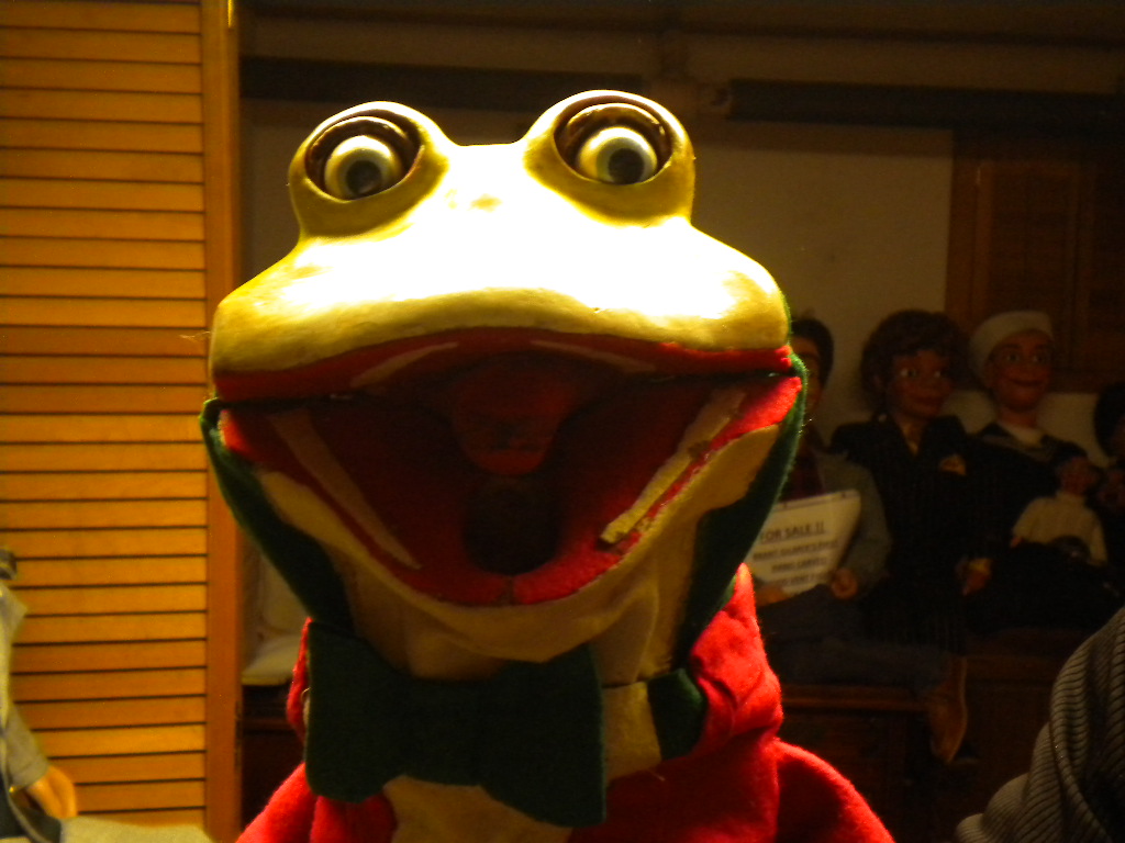 Ventriloquist Central Collection | Cecil Parkee Lolly Frog Ventriloquist Figure