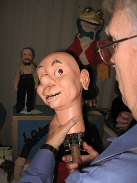 Ventriloquist Central Dan Willinger - The New Tribute to Ventriloquism