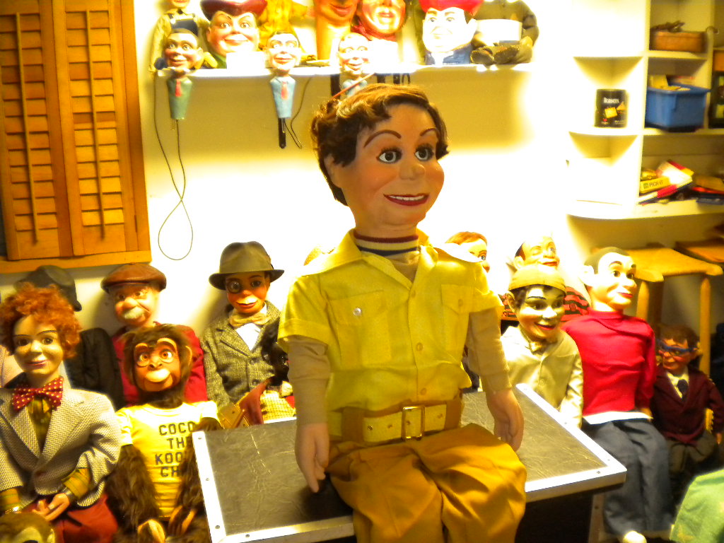 Ventriloquist Central |  Howie Olson Skinny Dugan Ventriloquist Figure