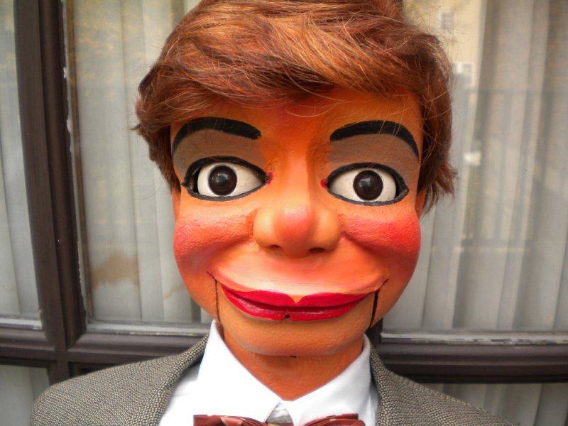 Ventriloquist Central |  Frank Marshall Walking Figure