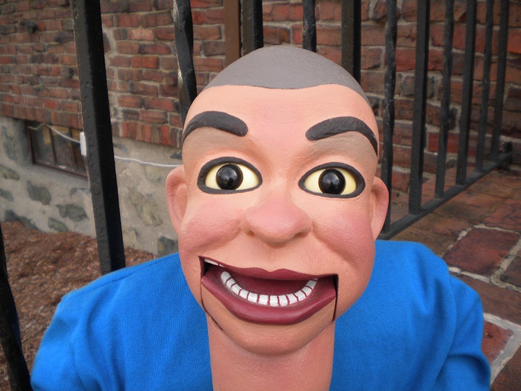 Ventriloquist Central Dan Willinger -Ray Guyll Figure - The New Tribute to Ventriloquism