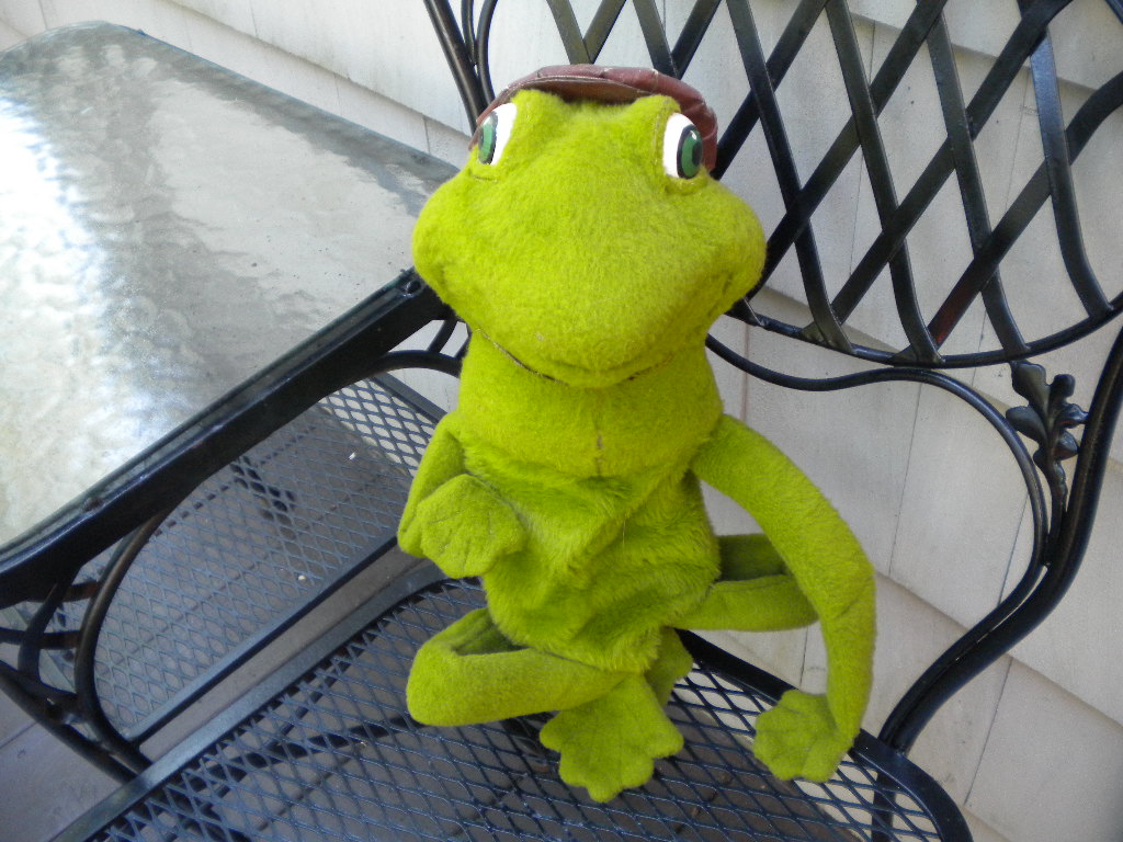 Ventriloquist Central | Frog Ventriloquist Figure